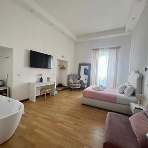 Caracciolo Napoli Beb